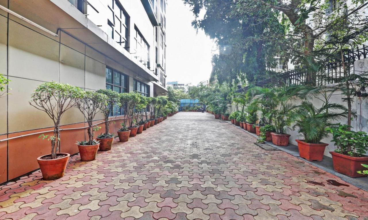 Treebo Trend Bandra Apartments Mumbai Exterior photo